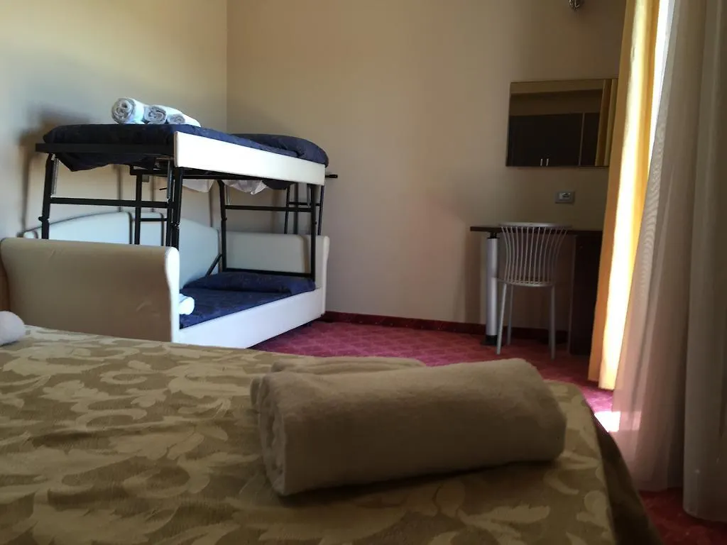 Hotel Miami 리도 디 사비오